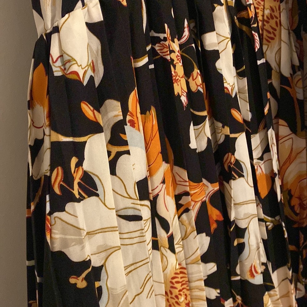 Black White Orange Floral Pleated Jumpsuit - Picture 3 of 5